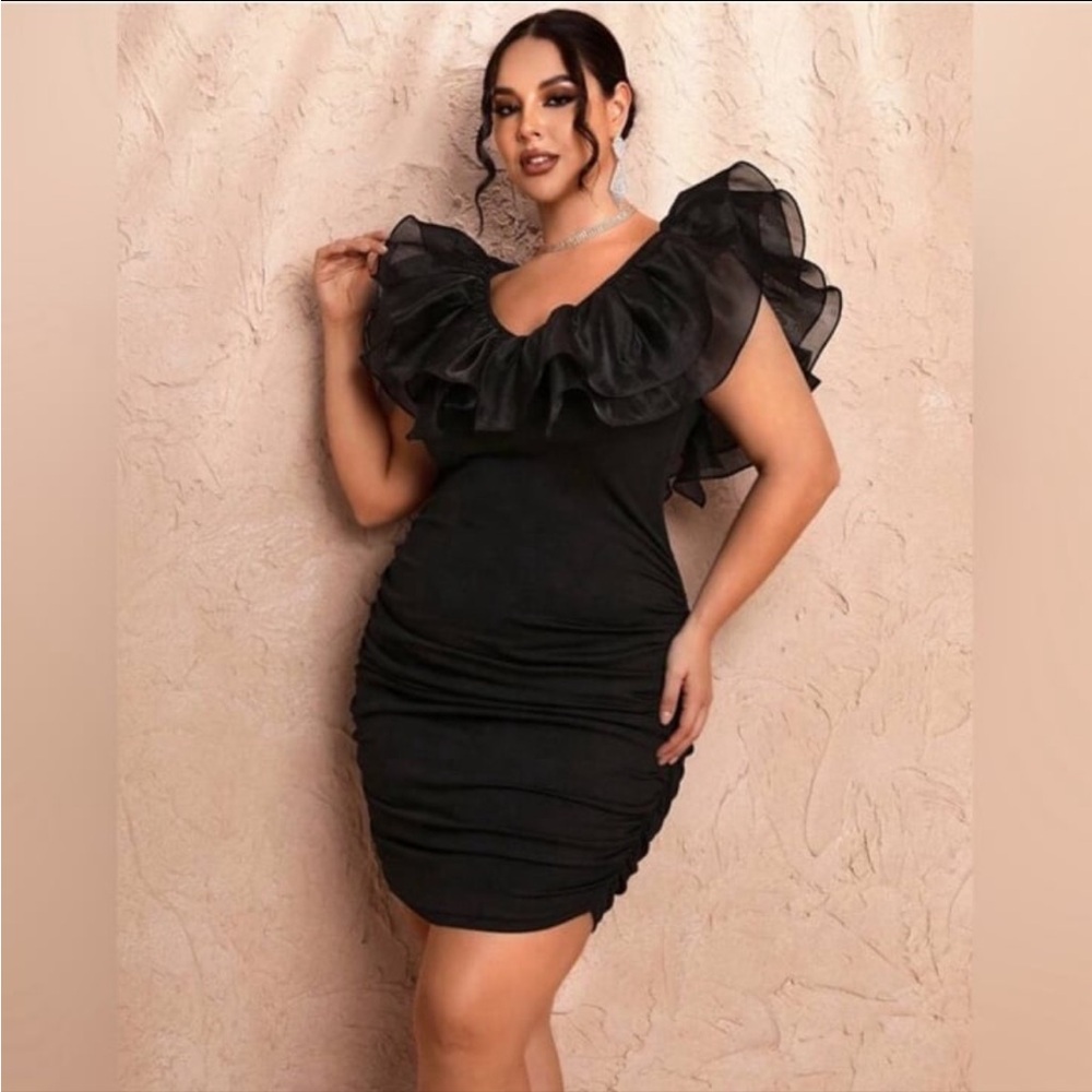BLACK RUFFLE COLLAR RUCHED BODY CON PARTY DRESS - Picture 6 of 11
